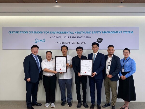 (좌측부터) 권태근 부사장, Võ Thị Mỹ Loan 사원, 박세완 이사, 김달원 팀장, 김희창 법인장, BSI Lê Quốc Đạt 커뮤니케이션 디렉터, Huỳnh Ngọc Thanh Tuyền 비즈니스 개발담당 매니저 (사진= 삼일제약)