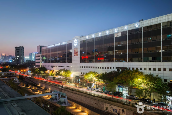 서울 종로구 가볼 만한 곳, 고즈넉한 서촌의 미술과 미식 탐방 - 뉴스 썸네일 이미지