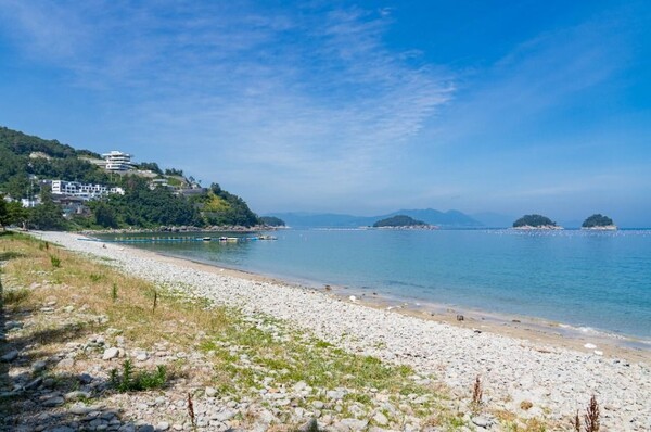 겨울에 가볼 만한 곳, 여수 바다와 빛이 어우러진 휴식의 시간 - 뉴스 썸네일 이미지