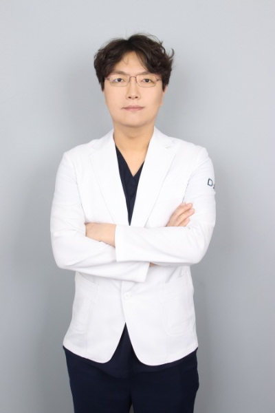 유영선 원장 (사진= 디에이성형외과의원)