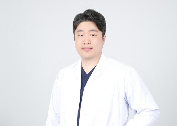 최현민 원장 (사진= 디에이성형외과의원)